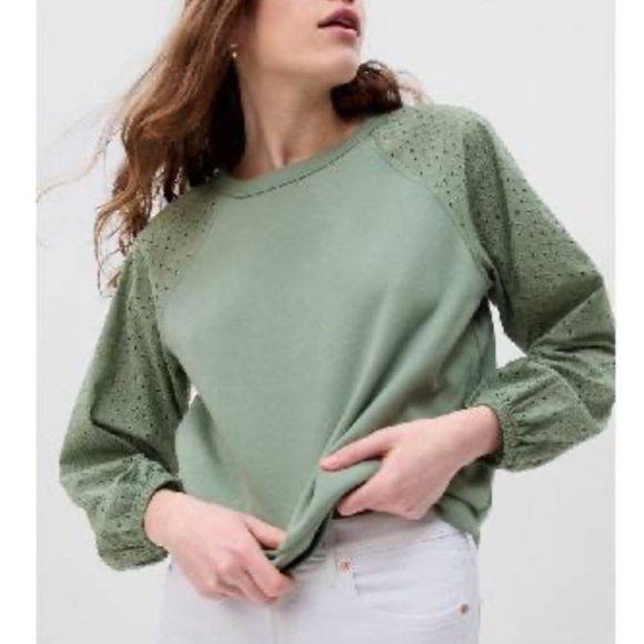 Gap Sage Green Soft Eyelet Crew Neck 
Long Sleeve Crop Sweatshirt Size L Petite - Picture 1 of 12